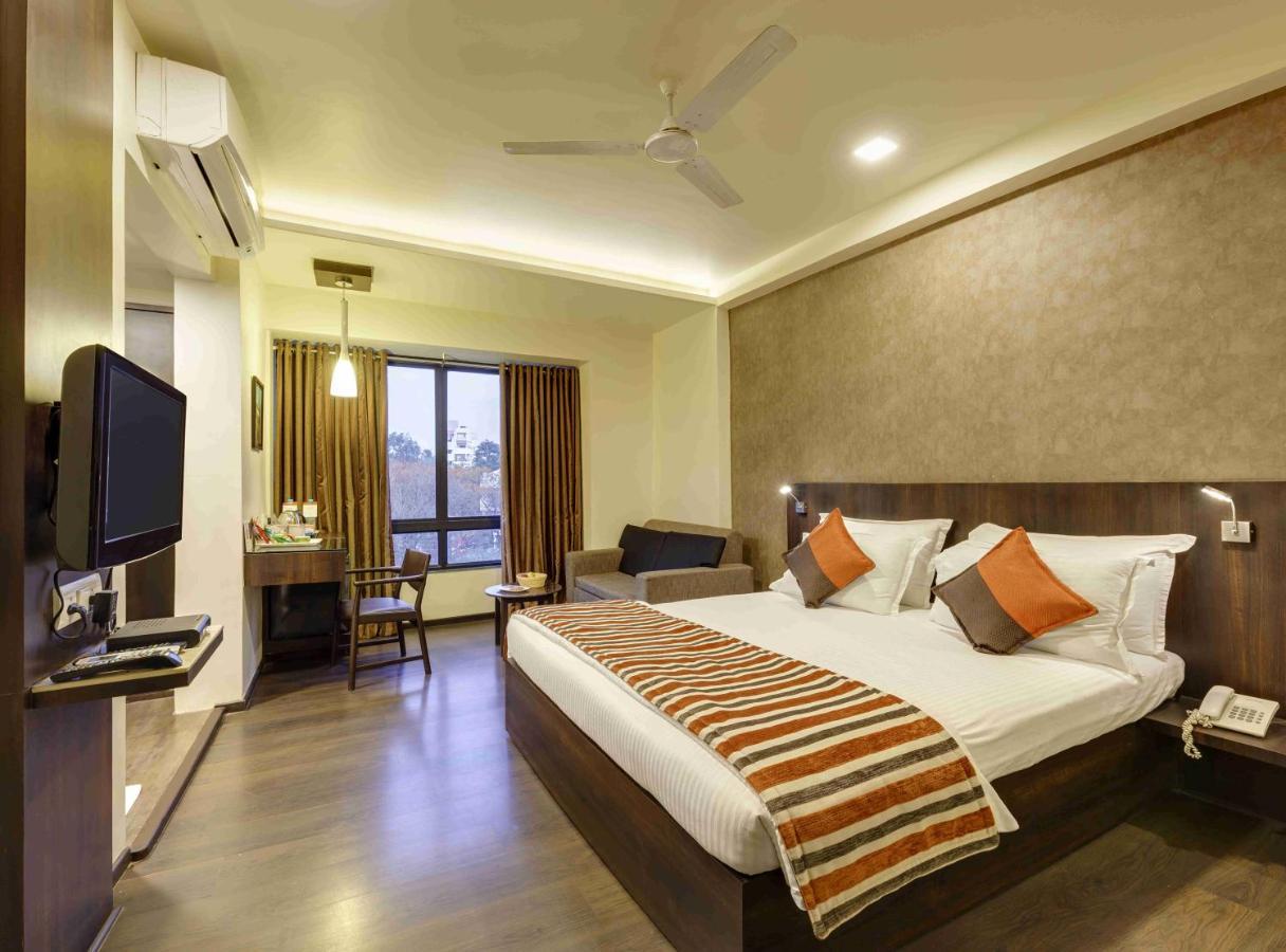 Regenta Place Raysons Kolhapur Exterior foto