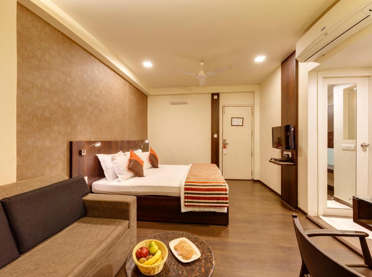 Regenta Place Raysons Kolhapur Exterior foto