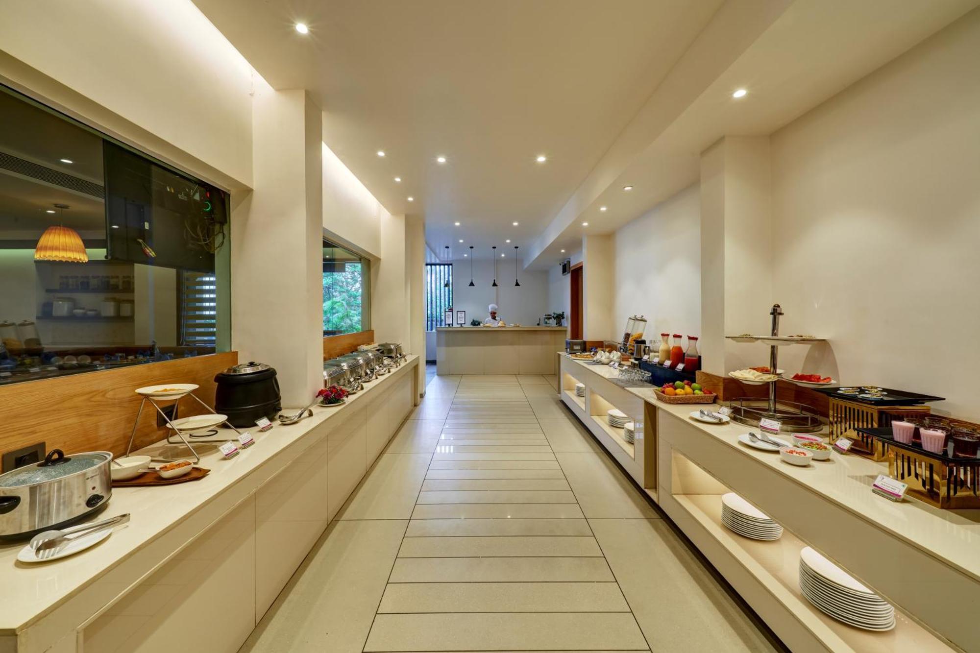 Regenta Place Raysons Kolhapur Exterior foto
